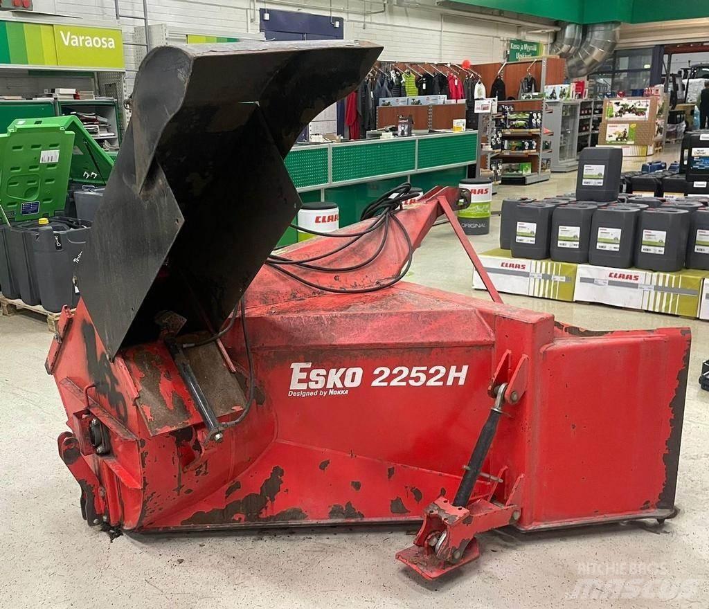 Esko 2252H Snow throwers
