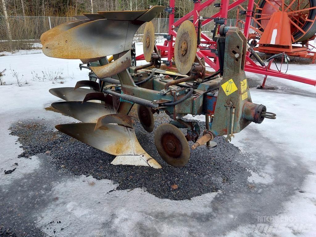 Överum 3 Reversible ploughs