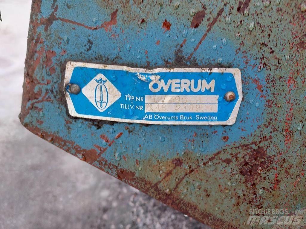 Överum 3 Reversible ploughs