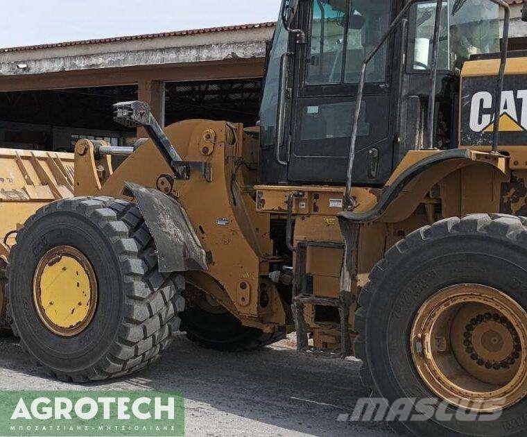 CAT 962M Tractors