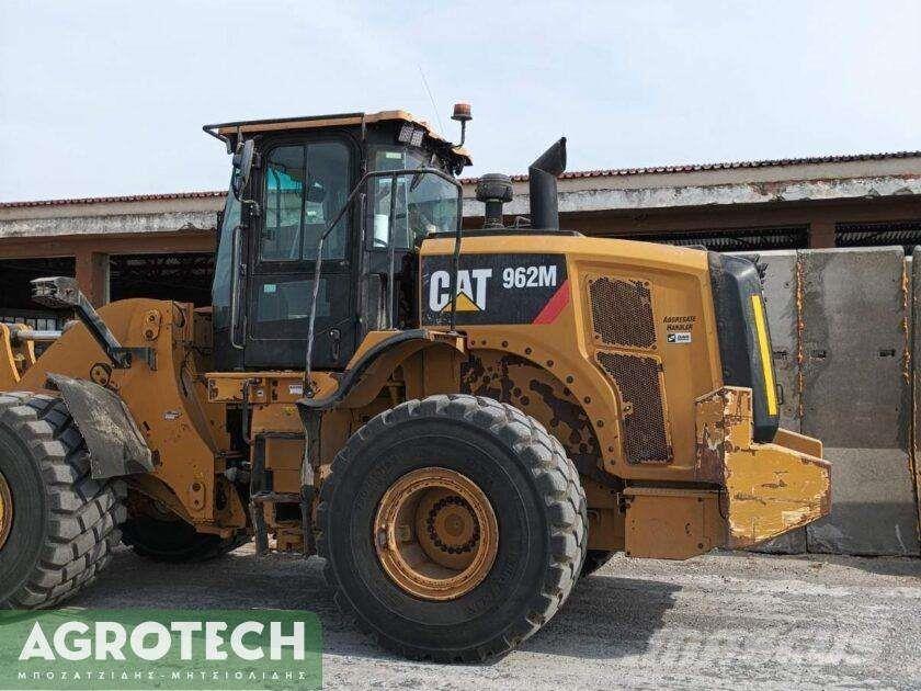 CAT 962M Tractors
