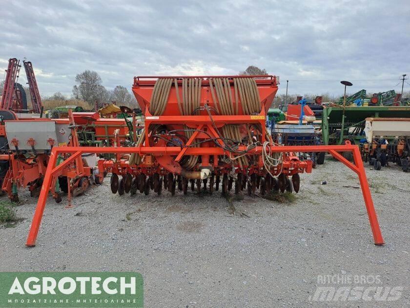 Kuhn VENTA LC 3500 Tractors