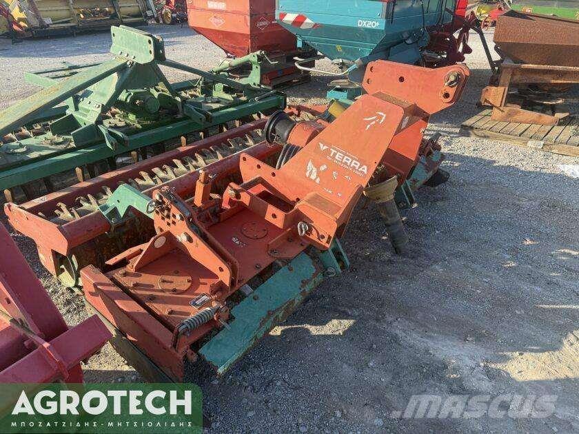 Kverneland NGM 251 Tractors