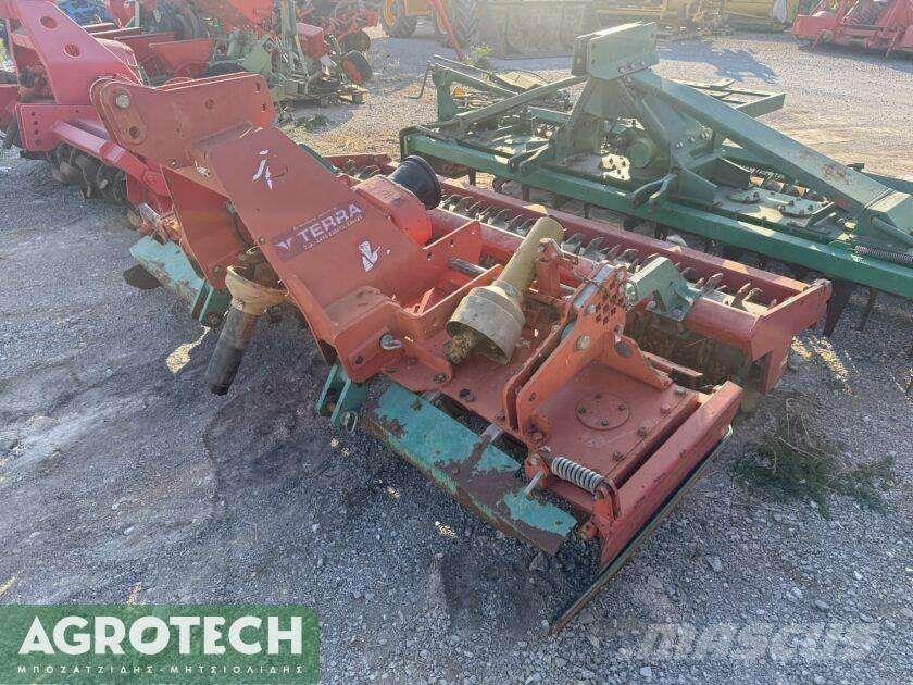 Kverneland NGM 251 Tractors