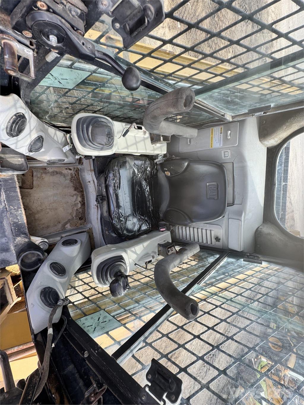 CAT 246C Skid steer loaders