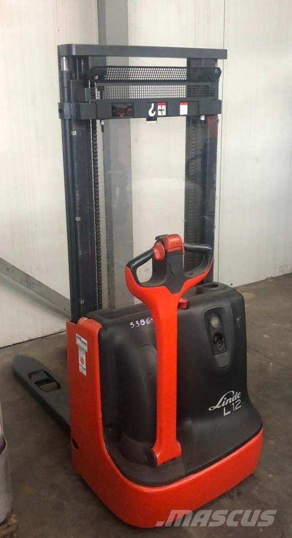 Linde L 12 Pedestrian stacker