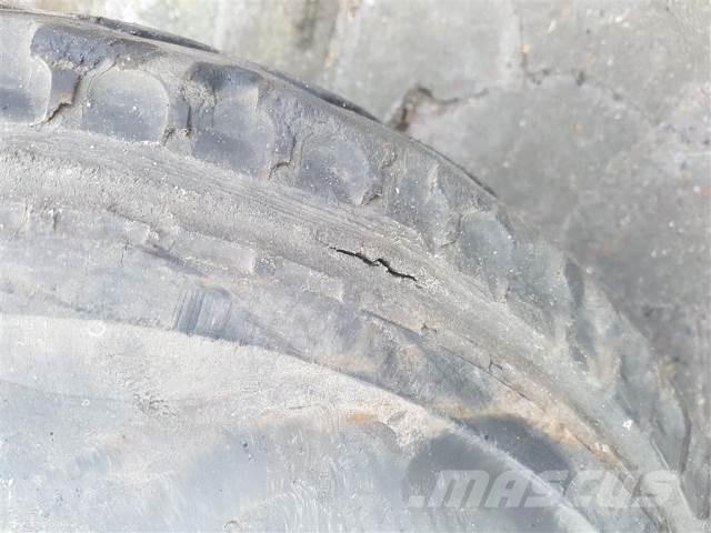  10 7.50-10 Tyres, wheels and rims