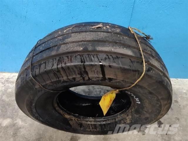  14 11L-14 Tyres, wheels and rims