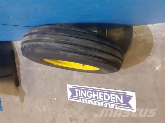  16 7.50-16 Tyres, wheels and rims