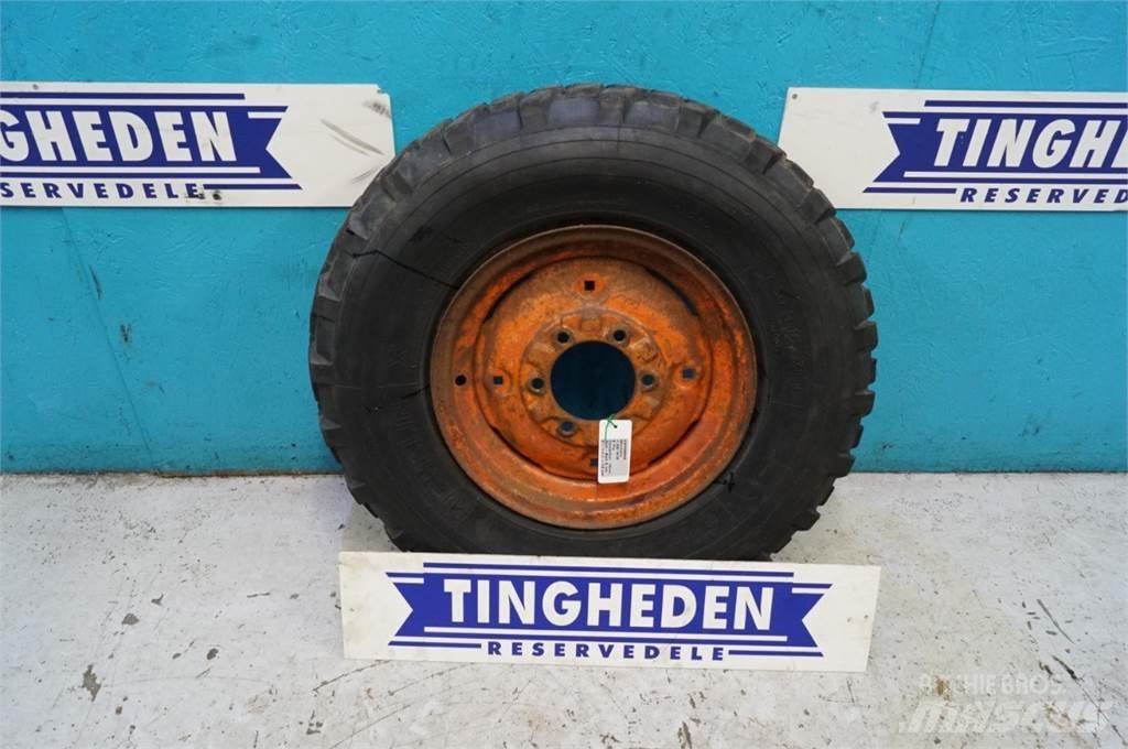  16 7.50R16 Tyres, wheels and rims
