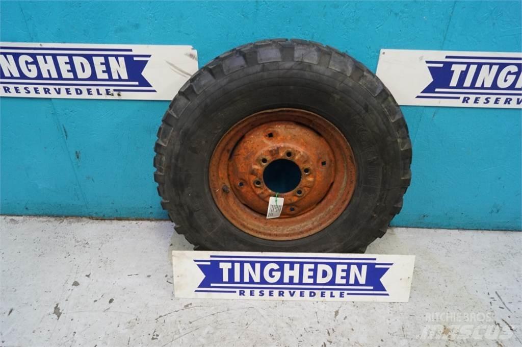  16 7.50R16 Tyres, wheels and rims