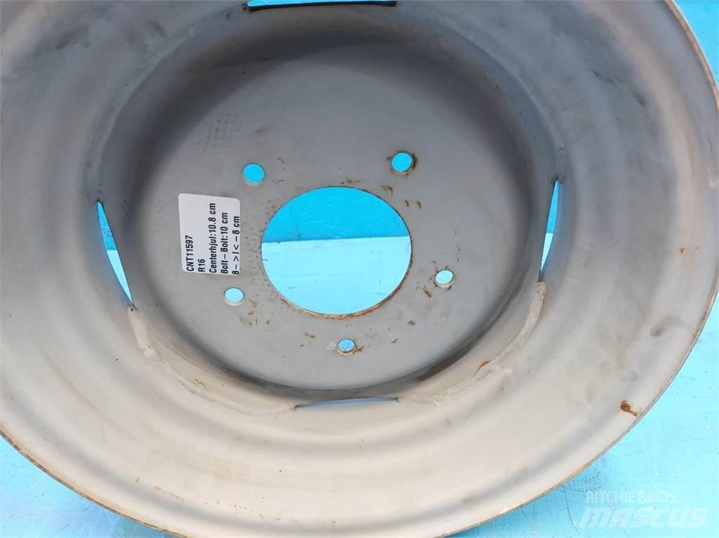  16 R16 Tyres, wheels and rims