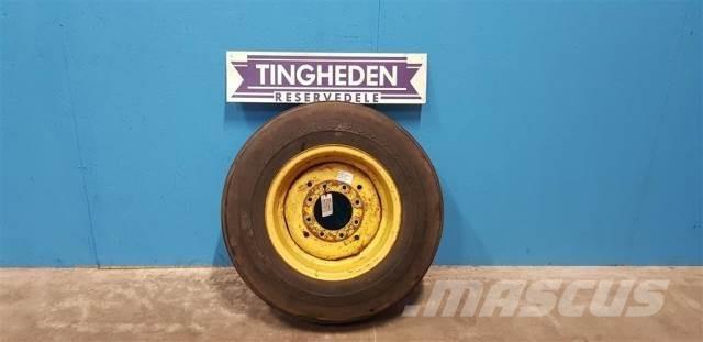  18 10.5/80-18 Tyres, wheels and rims