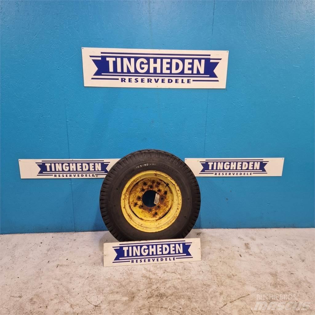  18 10.5/80-18 Tyres, wheels and rims