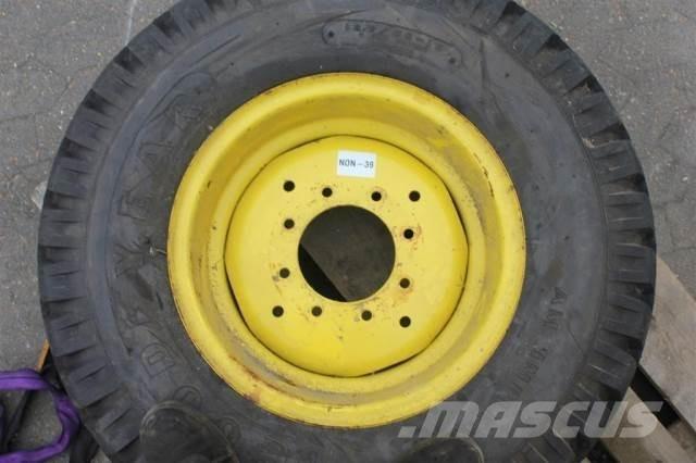  18 12.5/80-18 Tyres, wheels and rims