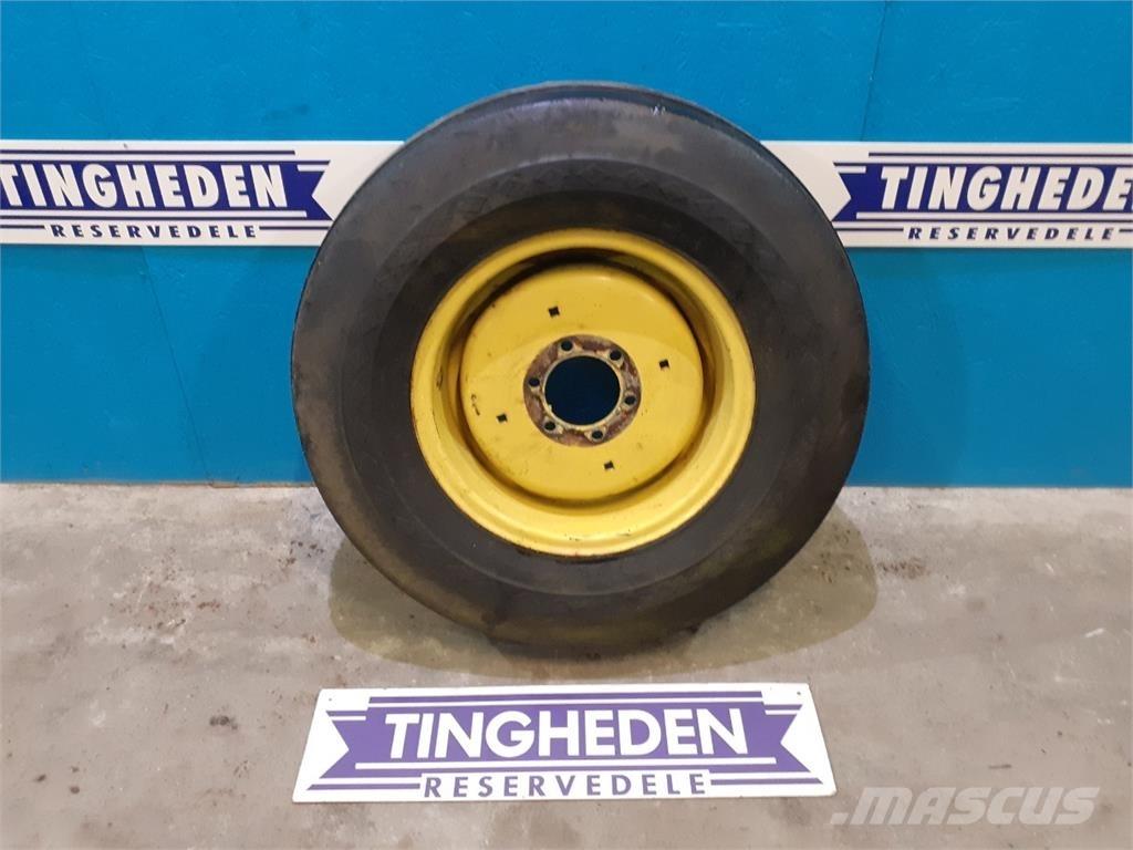  18 13.0/65-18 Tyres, wheels and rims