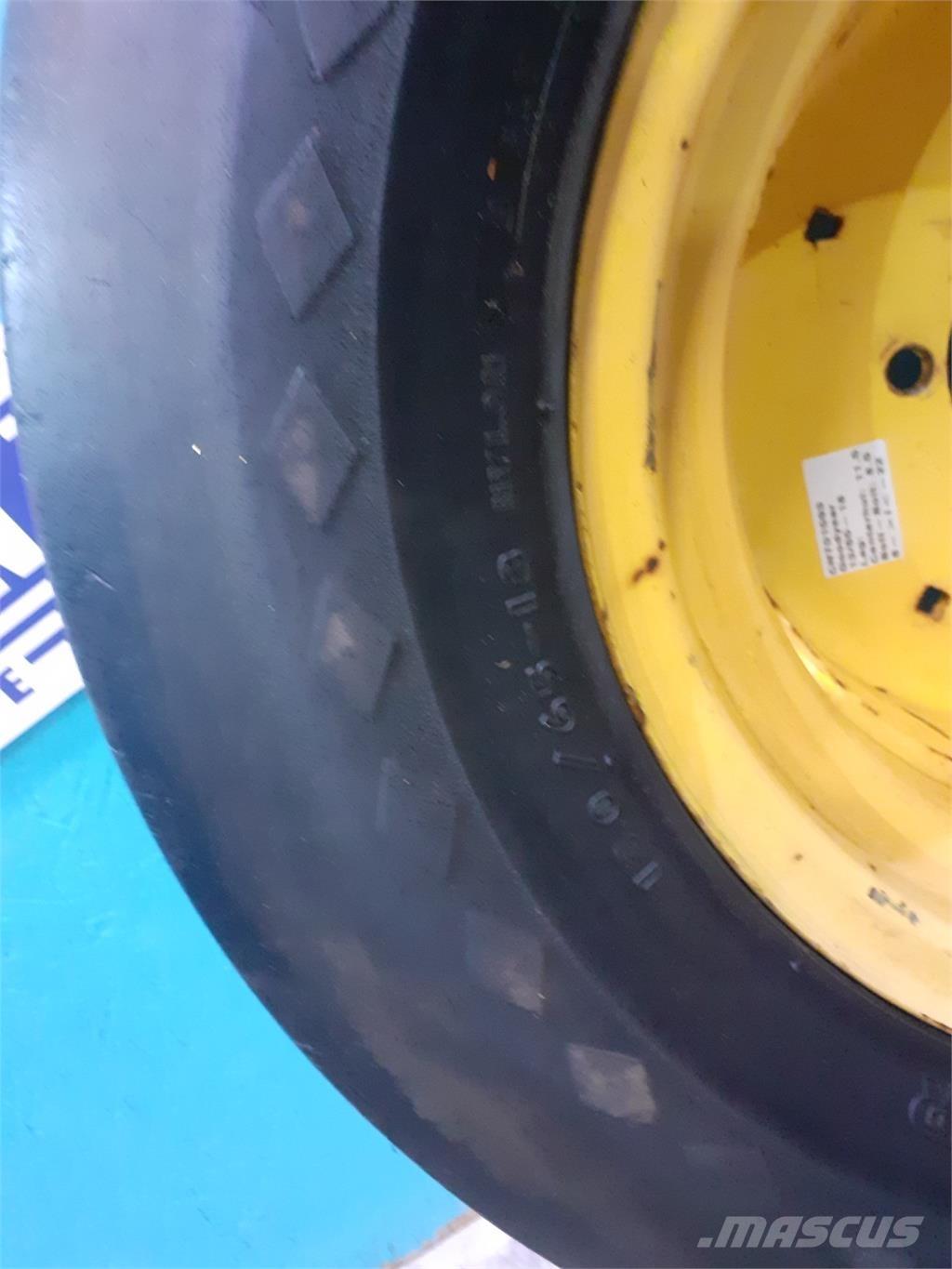  18 13.0/65-18 Tyres, wheels and rims