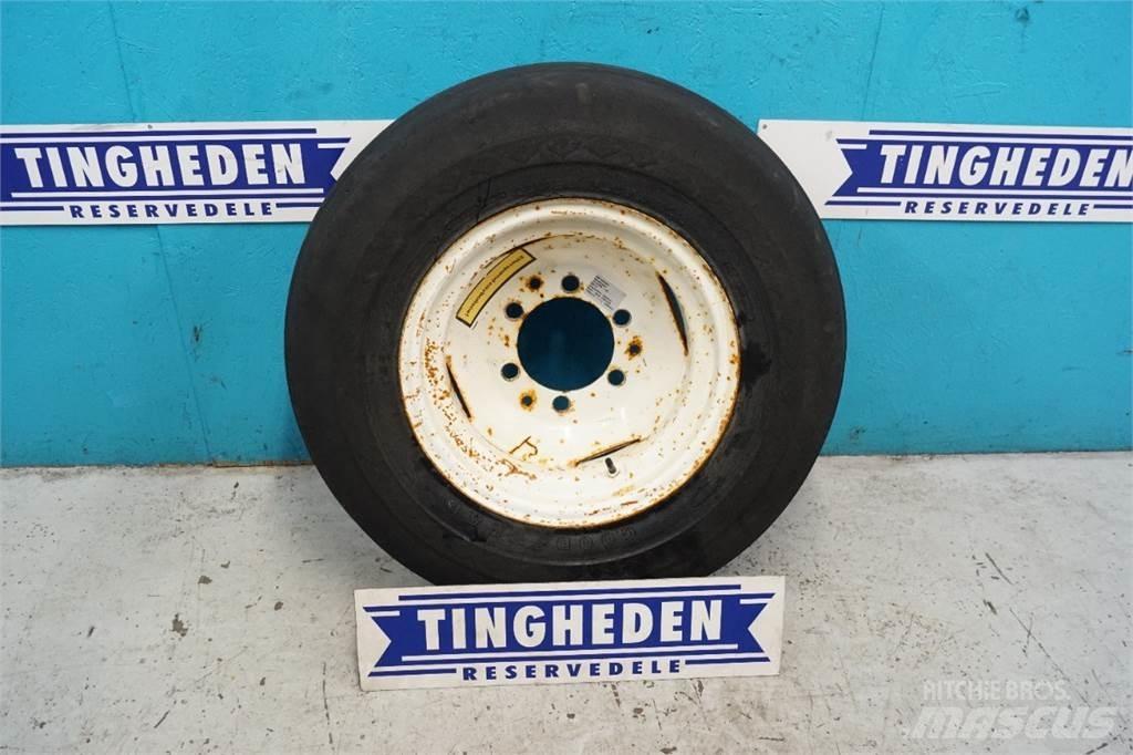  18 13.0/65-18 Tyres, wheels and rims