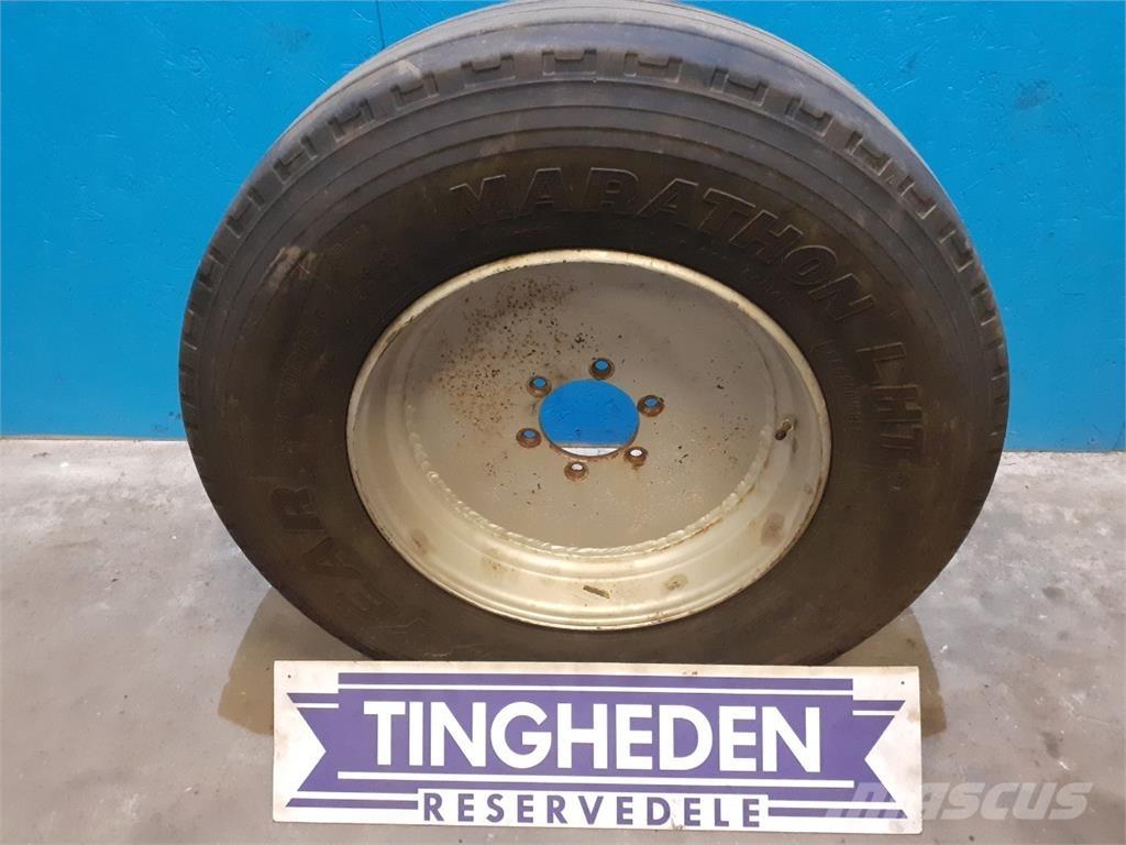  19.5 285/70R19.5 Tyres, wheels and rims