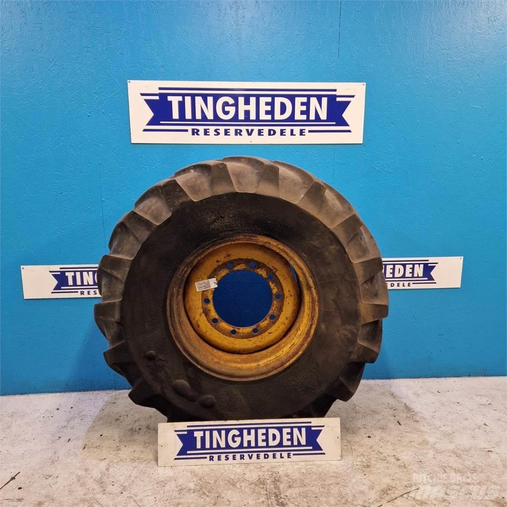  24 19.5 LR 24 Tyres, wheels and rims