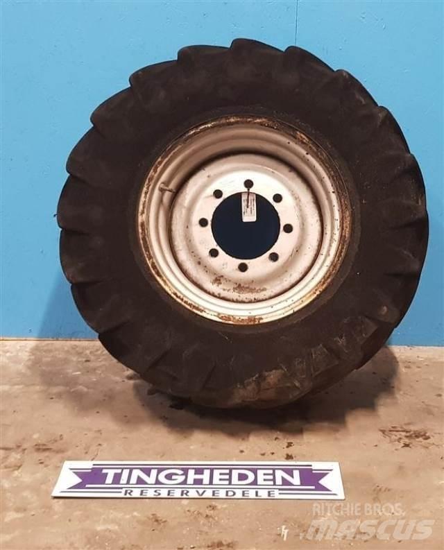  24 440/65R24 Tyres, wheels and rims
