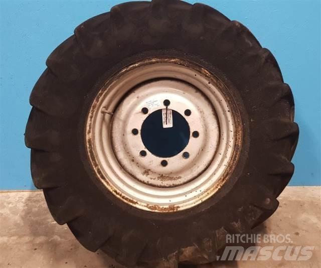  24 440/65R24 Tyres, wheels and rims