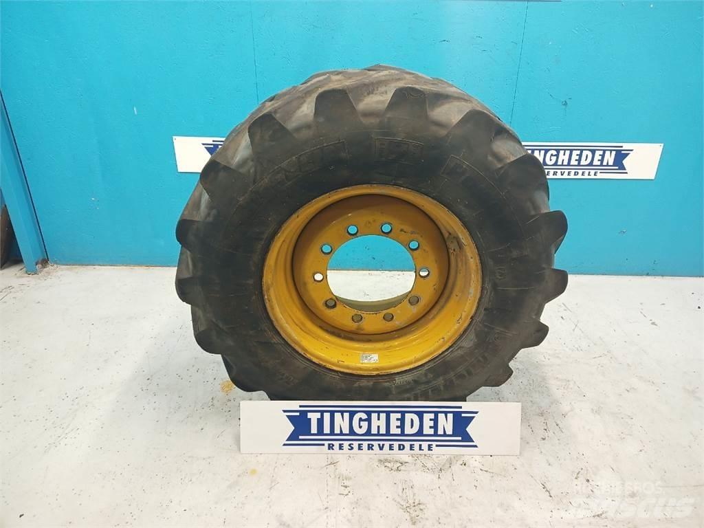  24 440/80-24 Tyres, wheels and rims