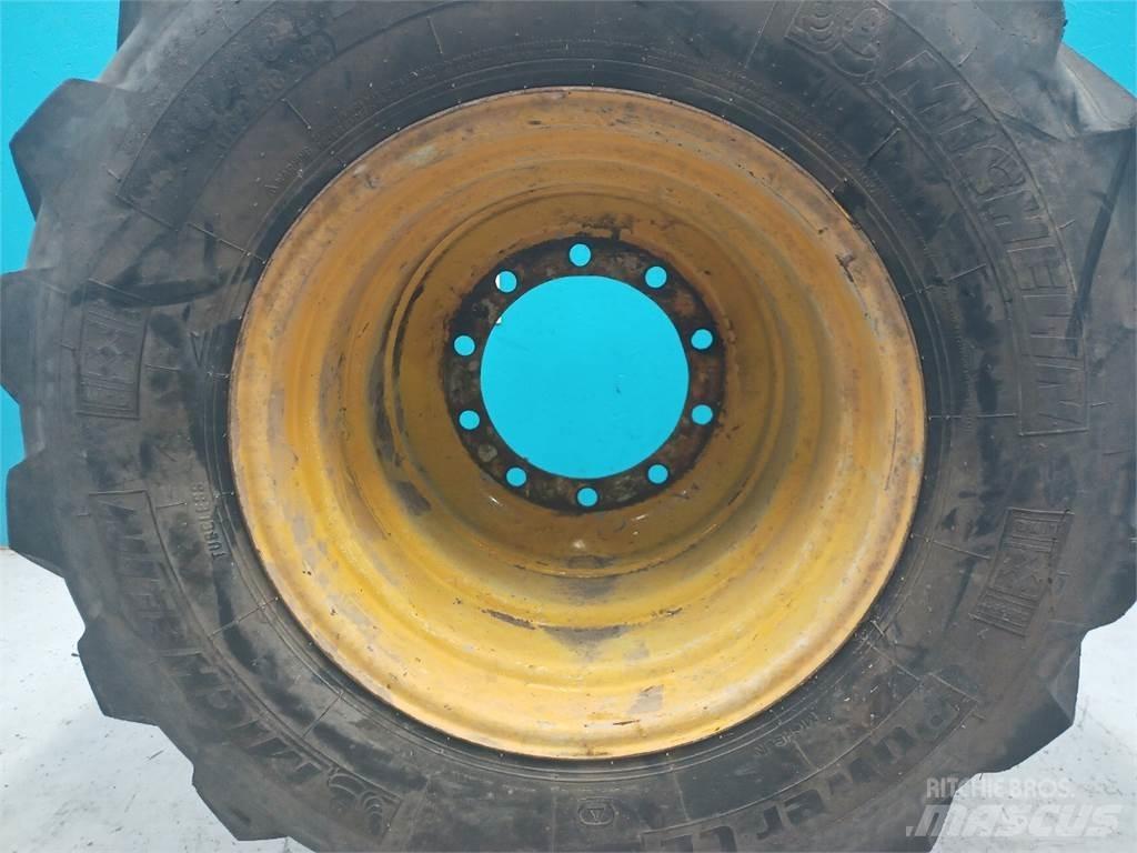  24 440/80-24 Tyres, wheels and rims
