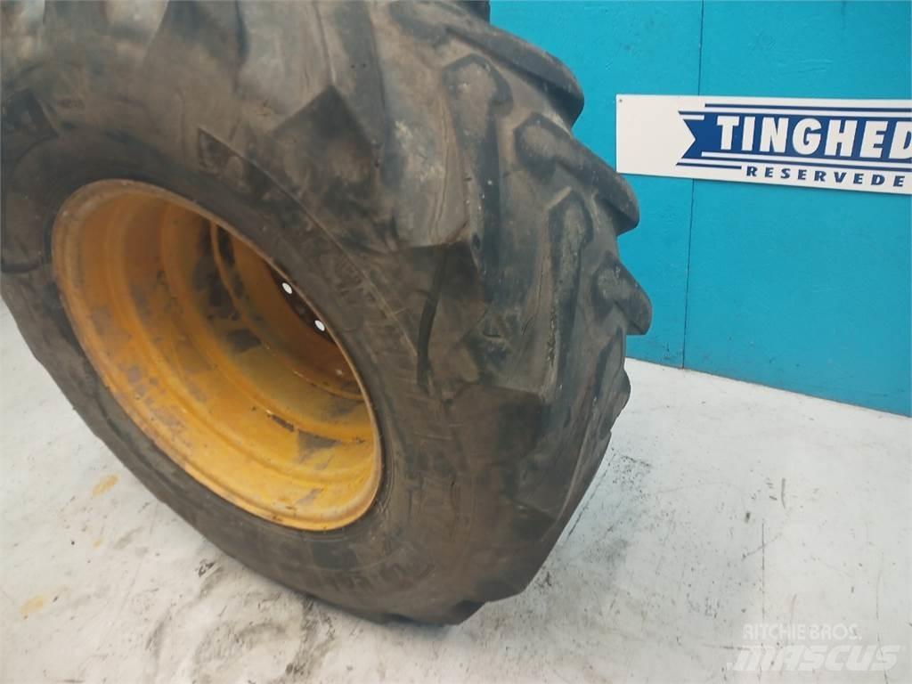  24 440/80-24 Tyres, wheels and rims