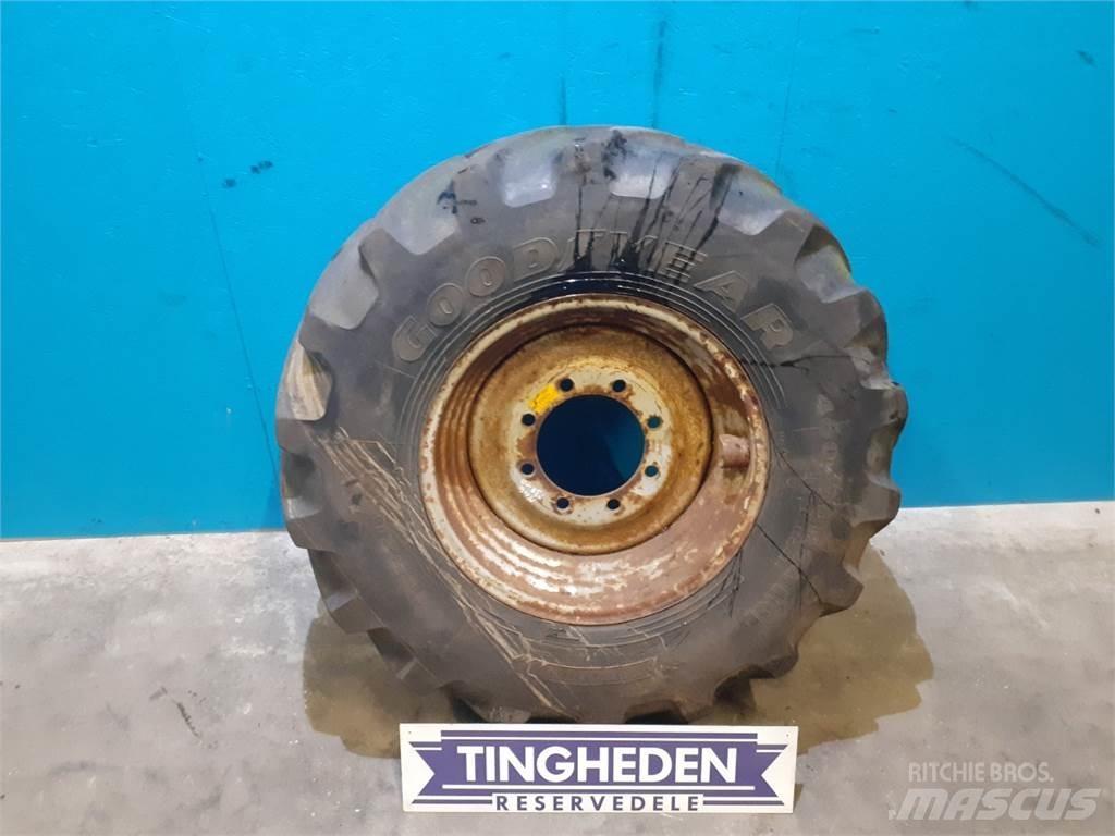  24 460/70R24 Tyres, wheels and rims