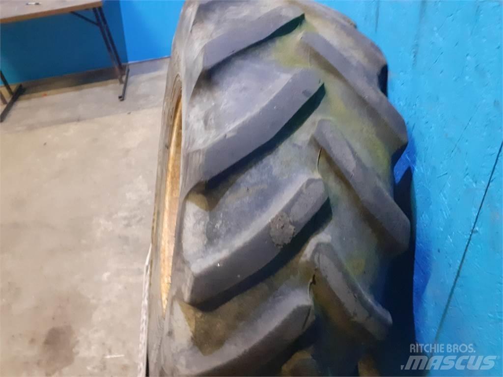  24 460/70R24 Tyres, wheels and rims