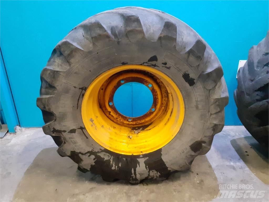  24 500/70R24 Tyres, wheels and rims