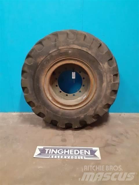  25 20.5-25 Tyres, wheels and rims