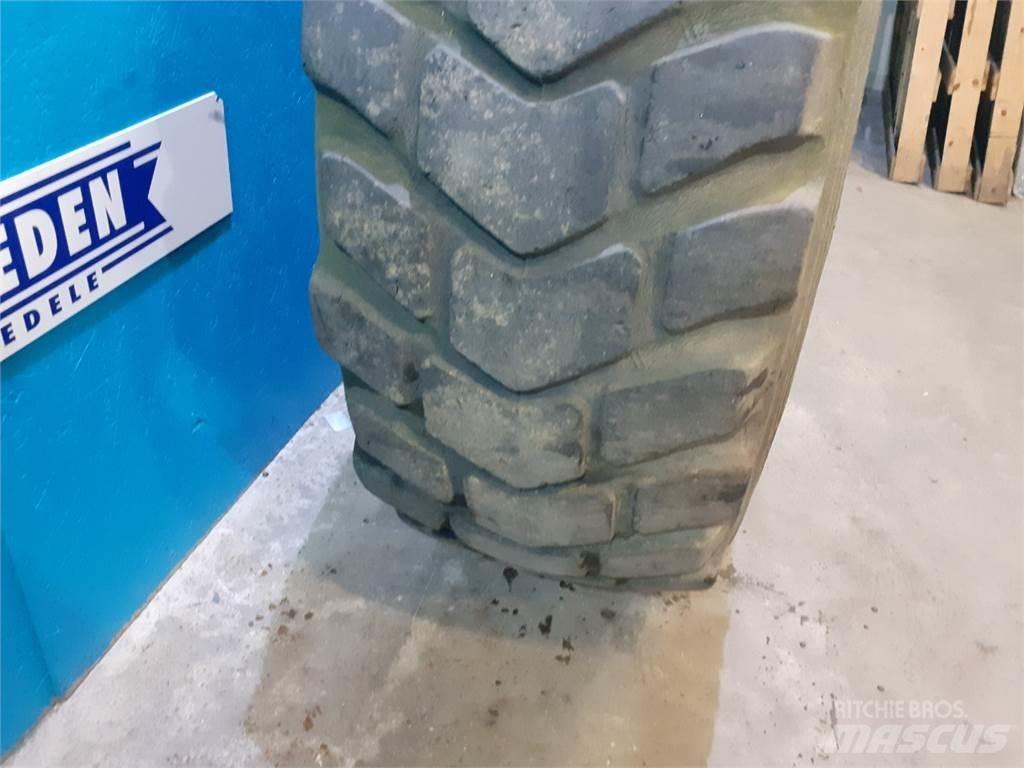  25 20.5R25 Tyres, wheels and rims