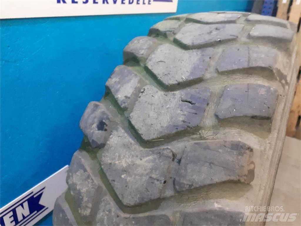 25 20.5R25 Tyres, wheels and rims