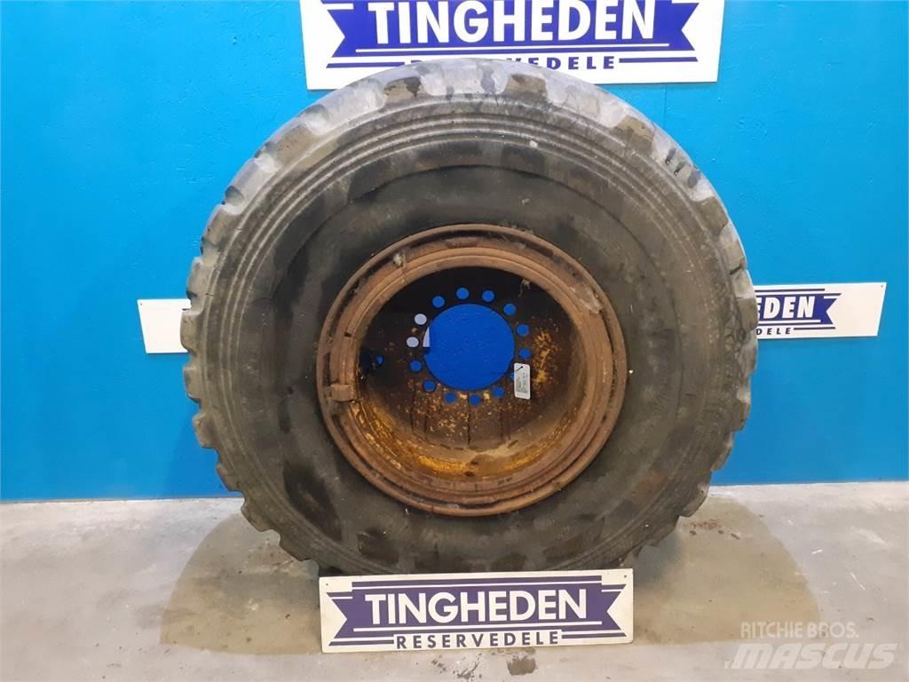  25 20.5R25 Tyres, wheels and rims
