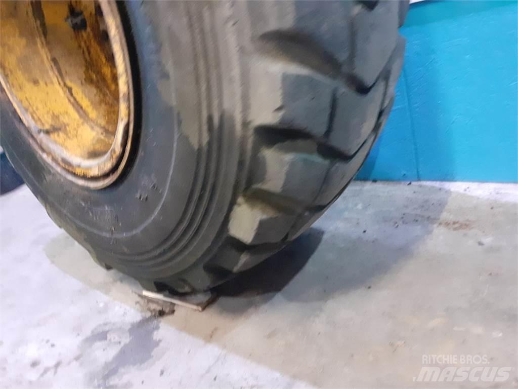  25 20.5R25 Tyres, wheels and rims