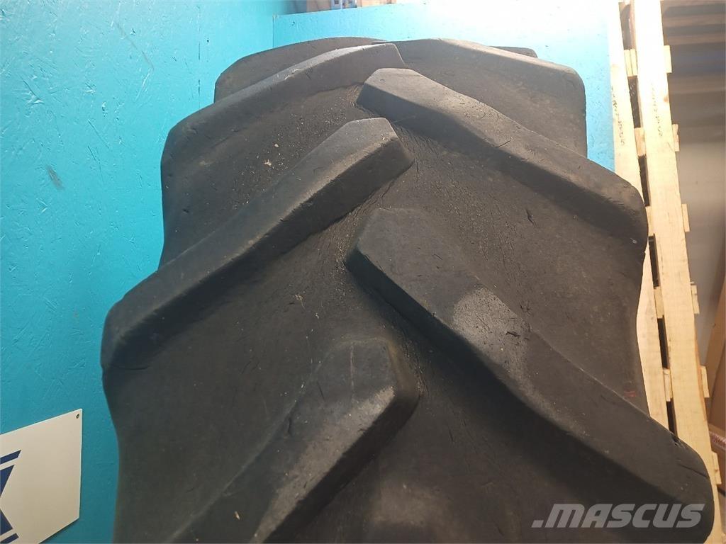  26 16.9R26 Tyres, wheels and rims