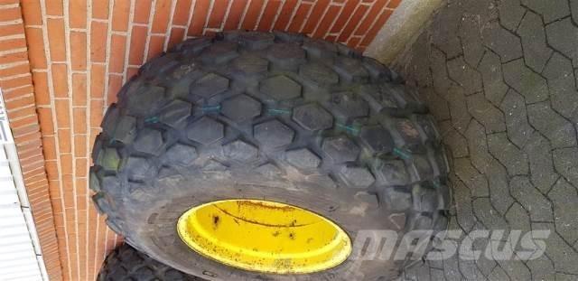  26 23.1-26 Tyres, wheels and rims