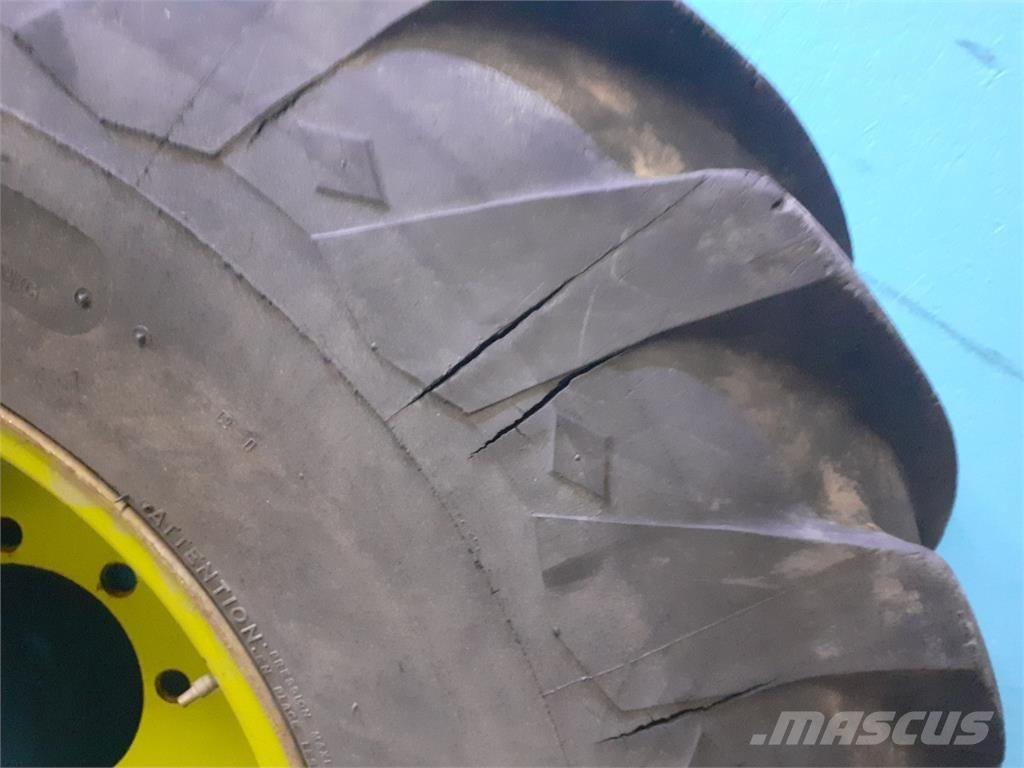  26 23.1-26 Tyres, wheels and rims