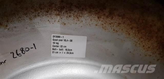  30 18.4-30 Tyres, wheels and rims