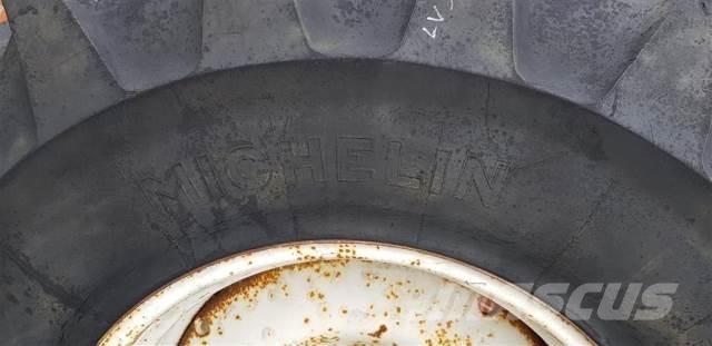 30 23.1R30 Tyres, wheels and rims