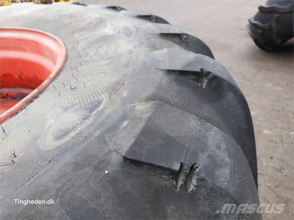  32 1050/50R32 Tyres, wheels and rims