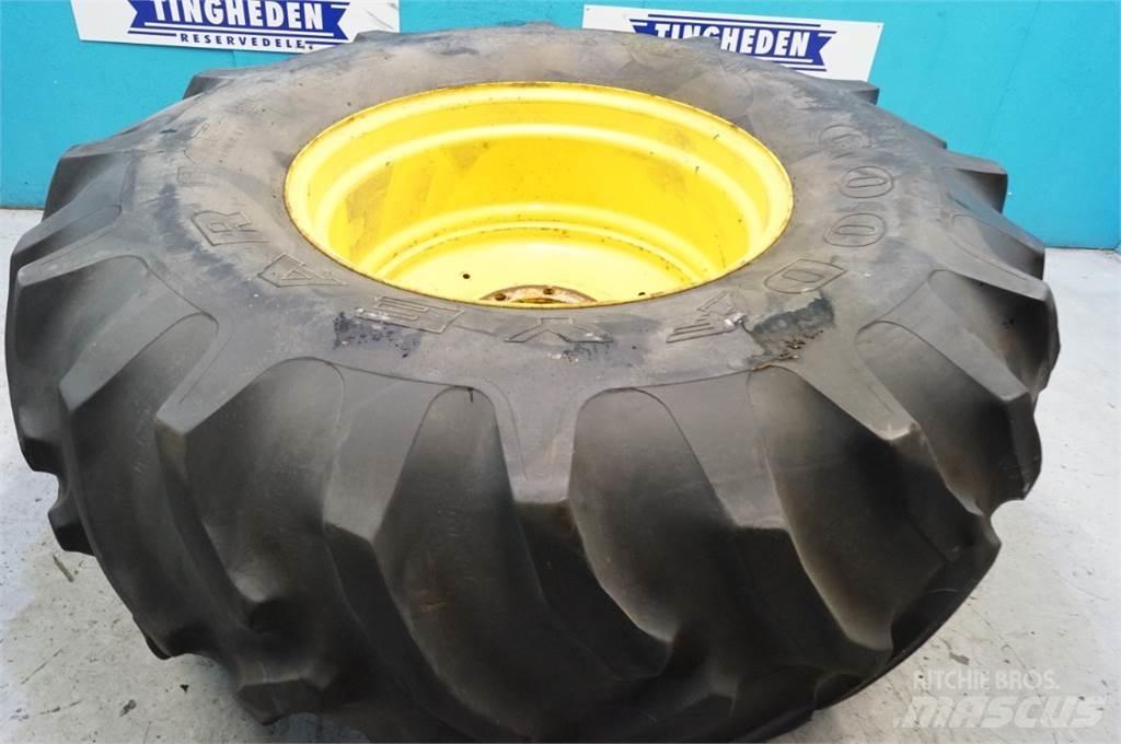  32 24.5-32 Tyres, wheels and rims
