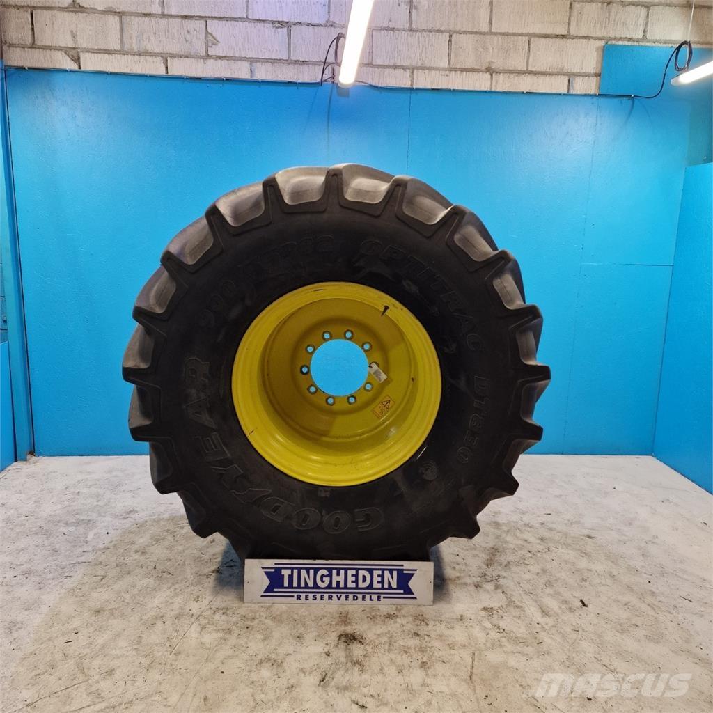  32 900/55 R32 Tyres, wheels and rims