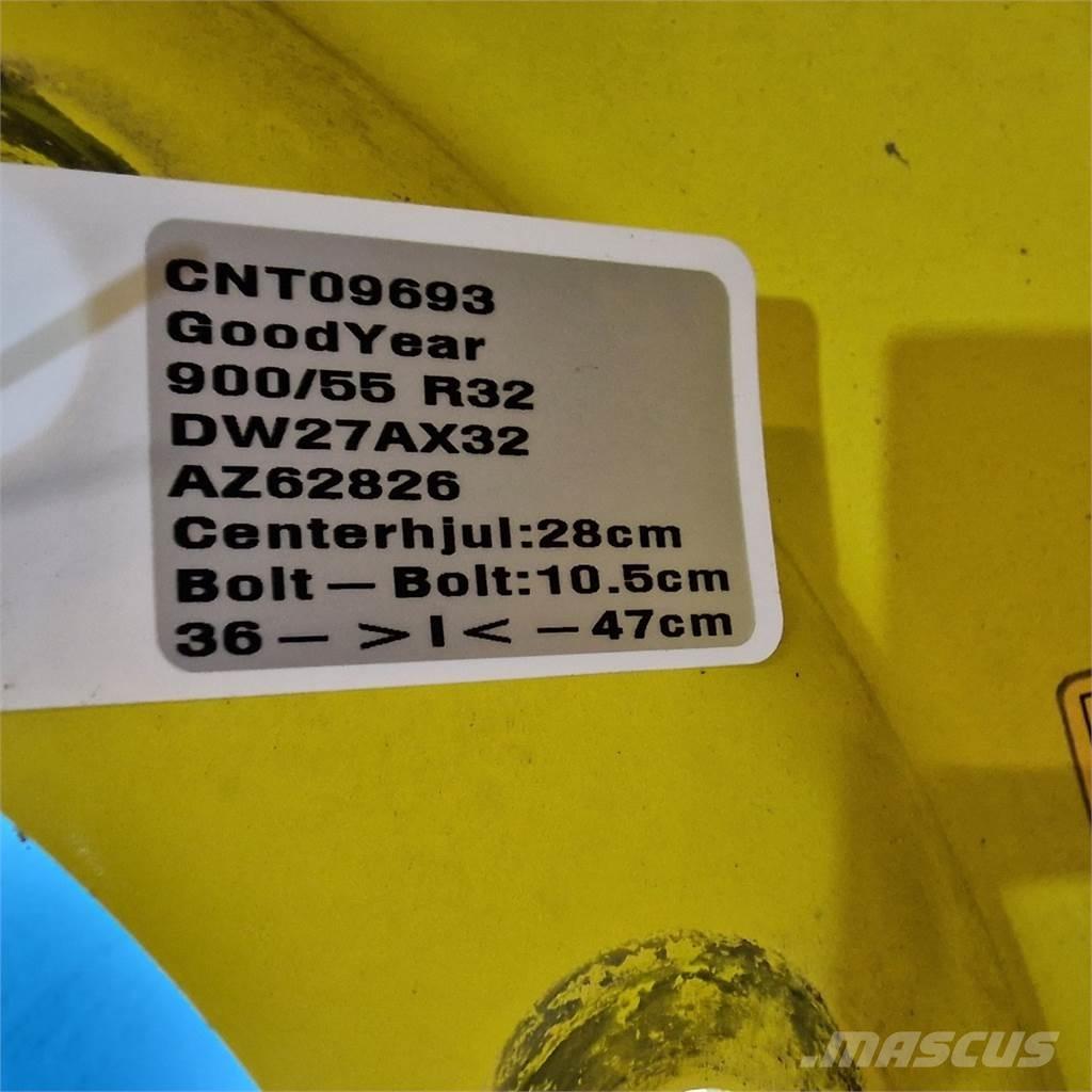  32 900/55 R32 Tyres, wheels and rims