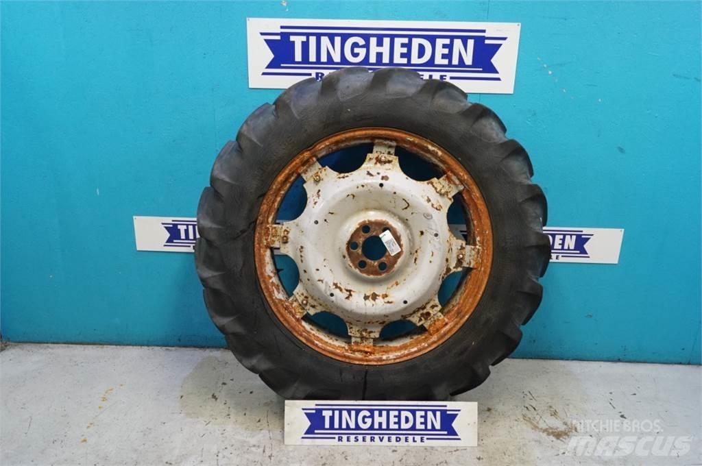  36 13.6R36 Tyres, wheels and rims
