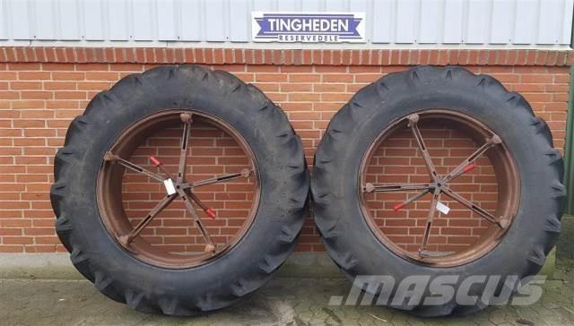  38 16.9-38 Tyres, wheels and rims