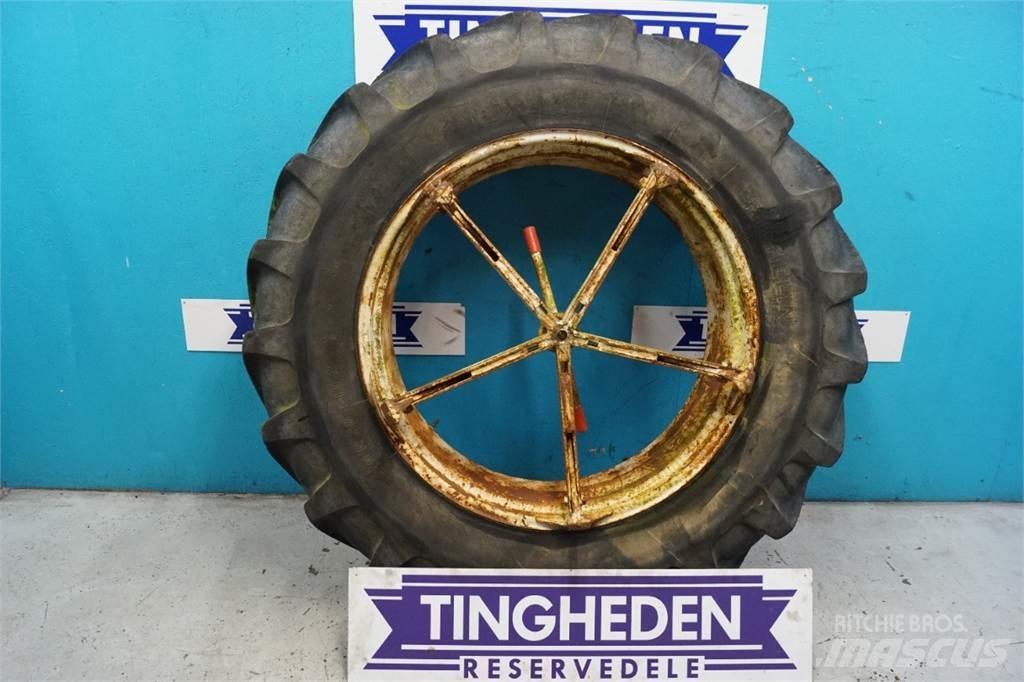  38 16.9-38 Tyres, wheels and rims