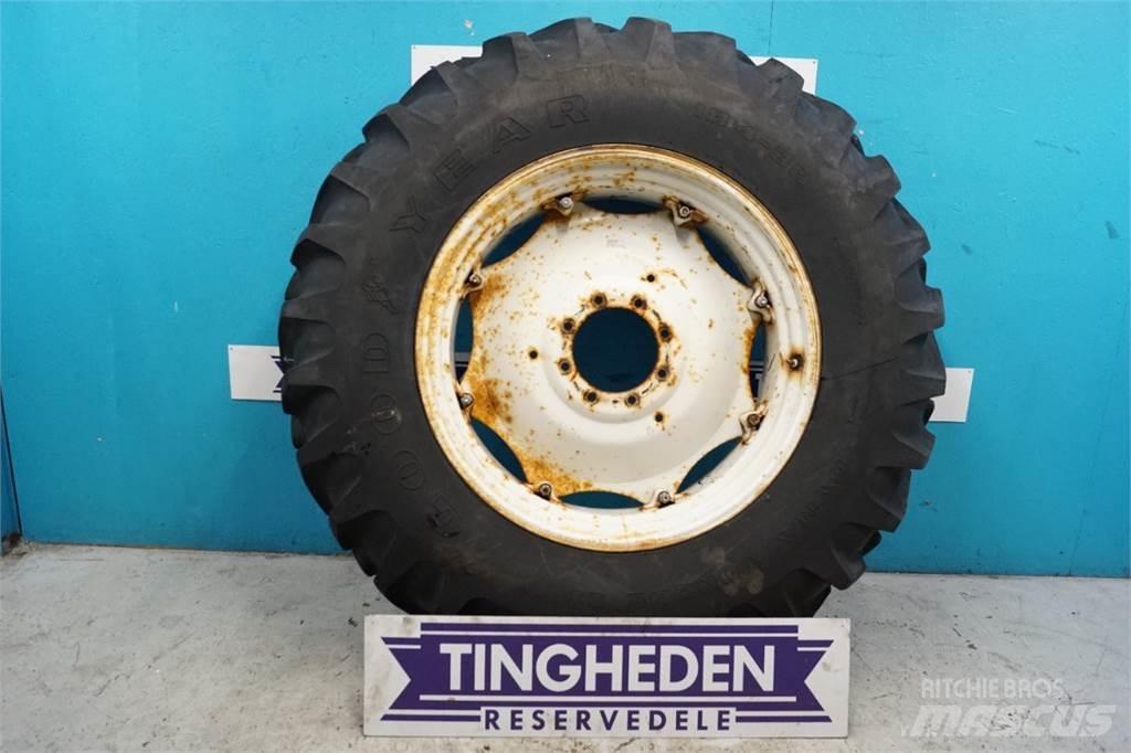  38 18.4-38 Tyres, wheels and rims